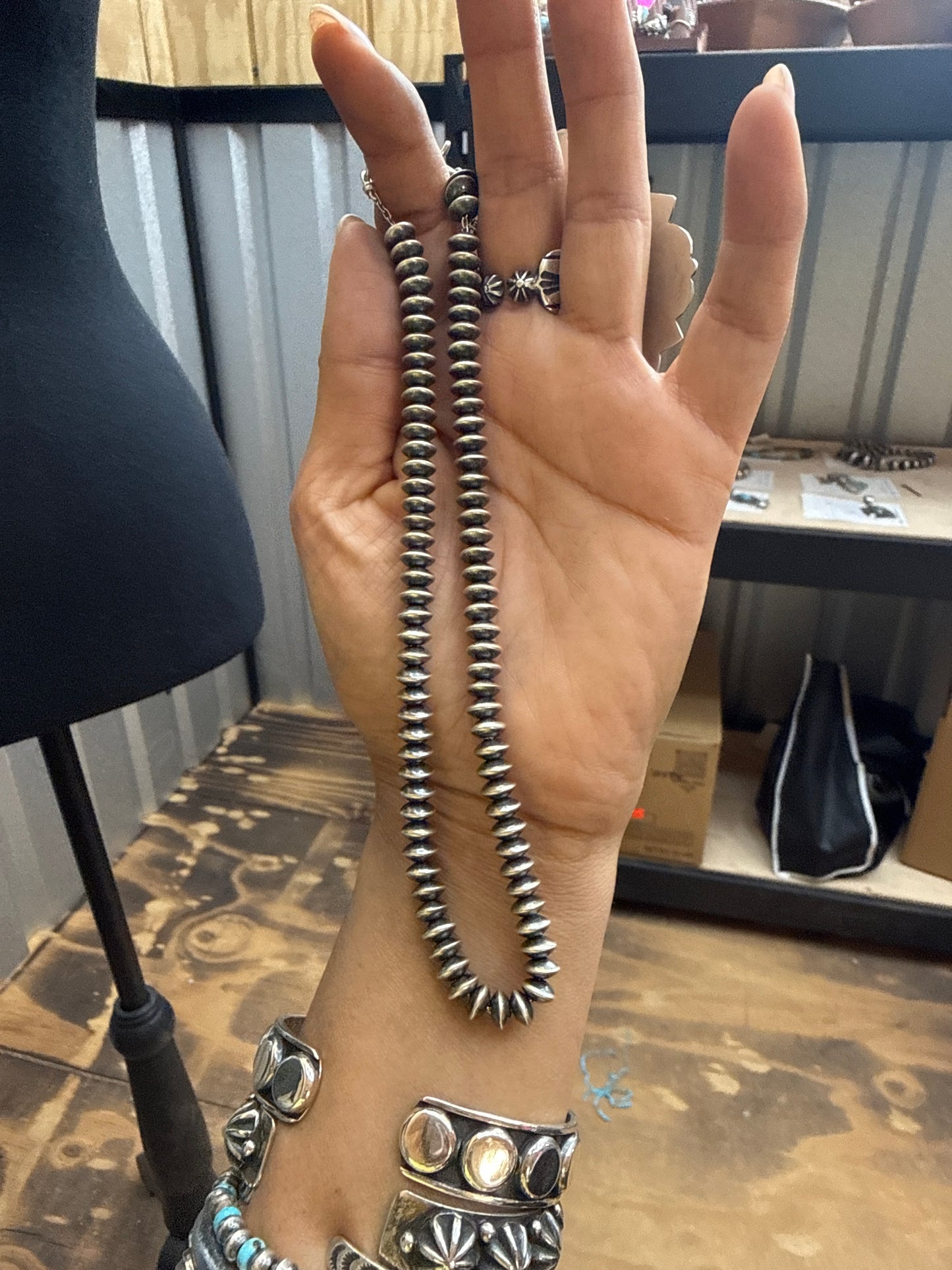 LV oxo b halwood pearls