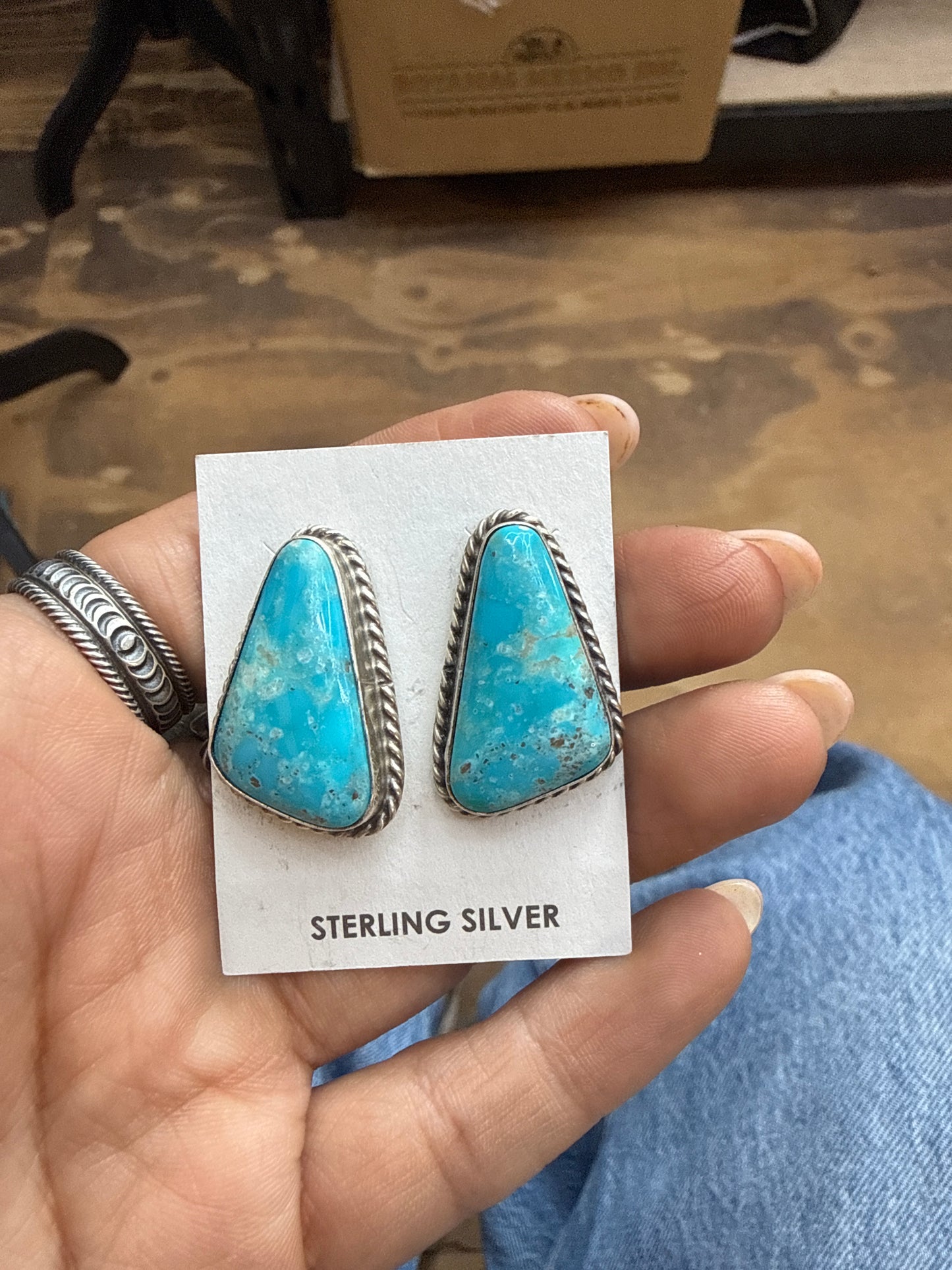 LV cop c belone earrings